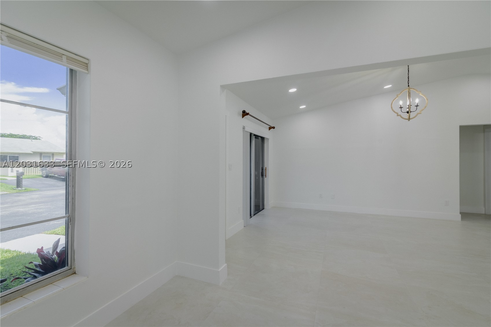 DEVON-AIRE VILLAS SEC 3 - Residential Lease