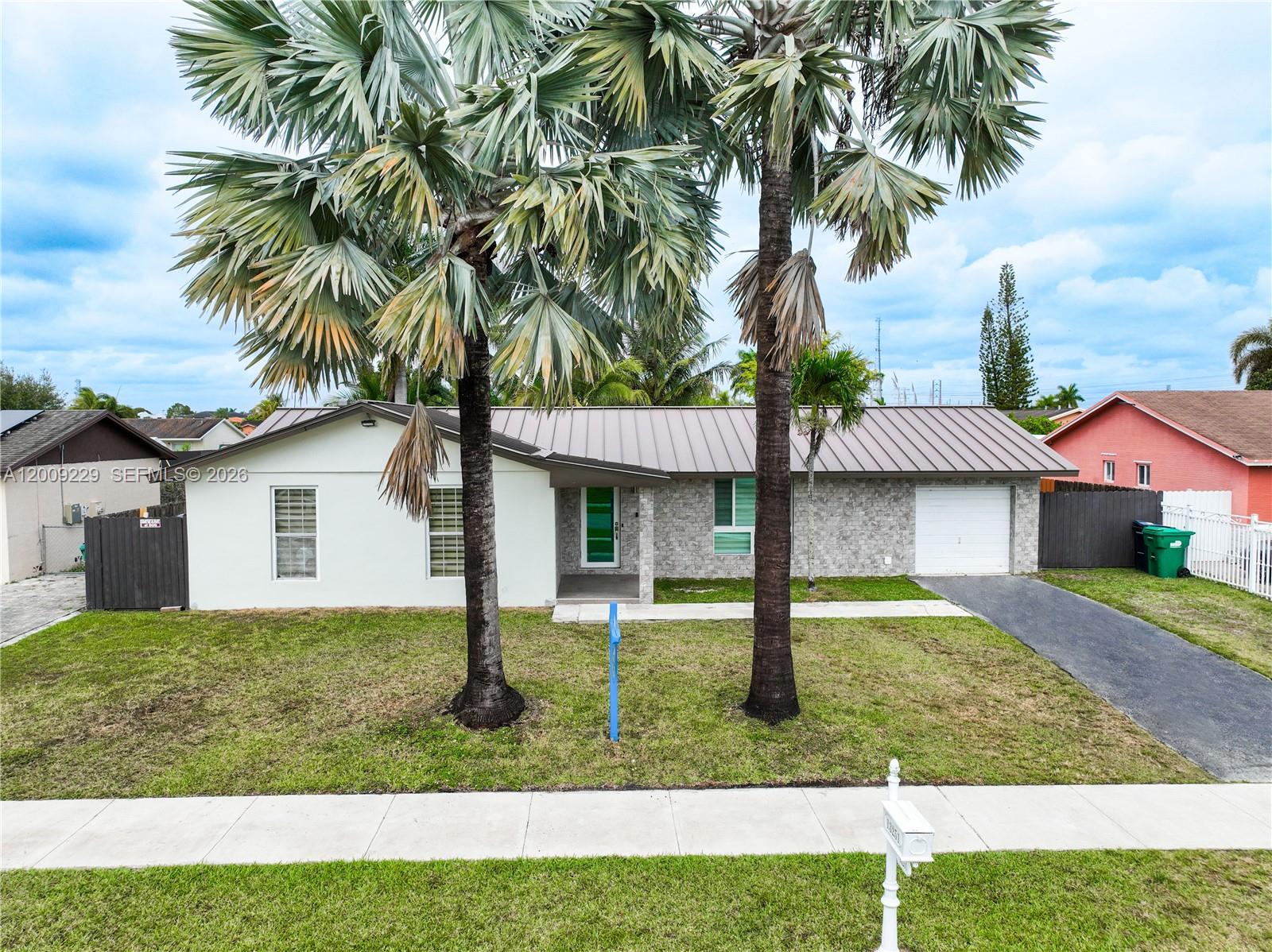 MEADOW WOOD MANOR SEC 6 - Residential