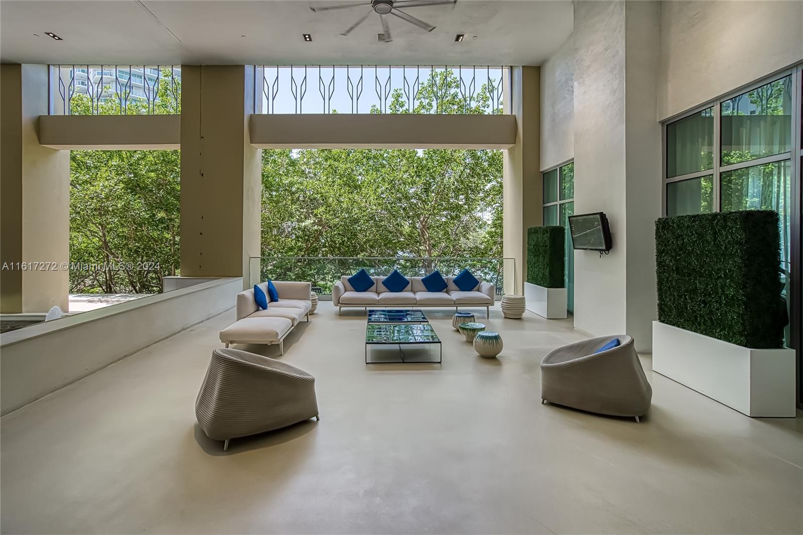 PARQUE TOWERS CONDO - Residential Lease