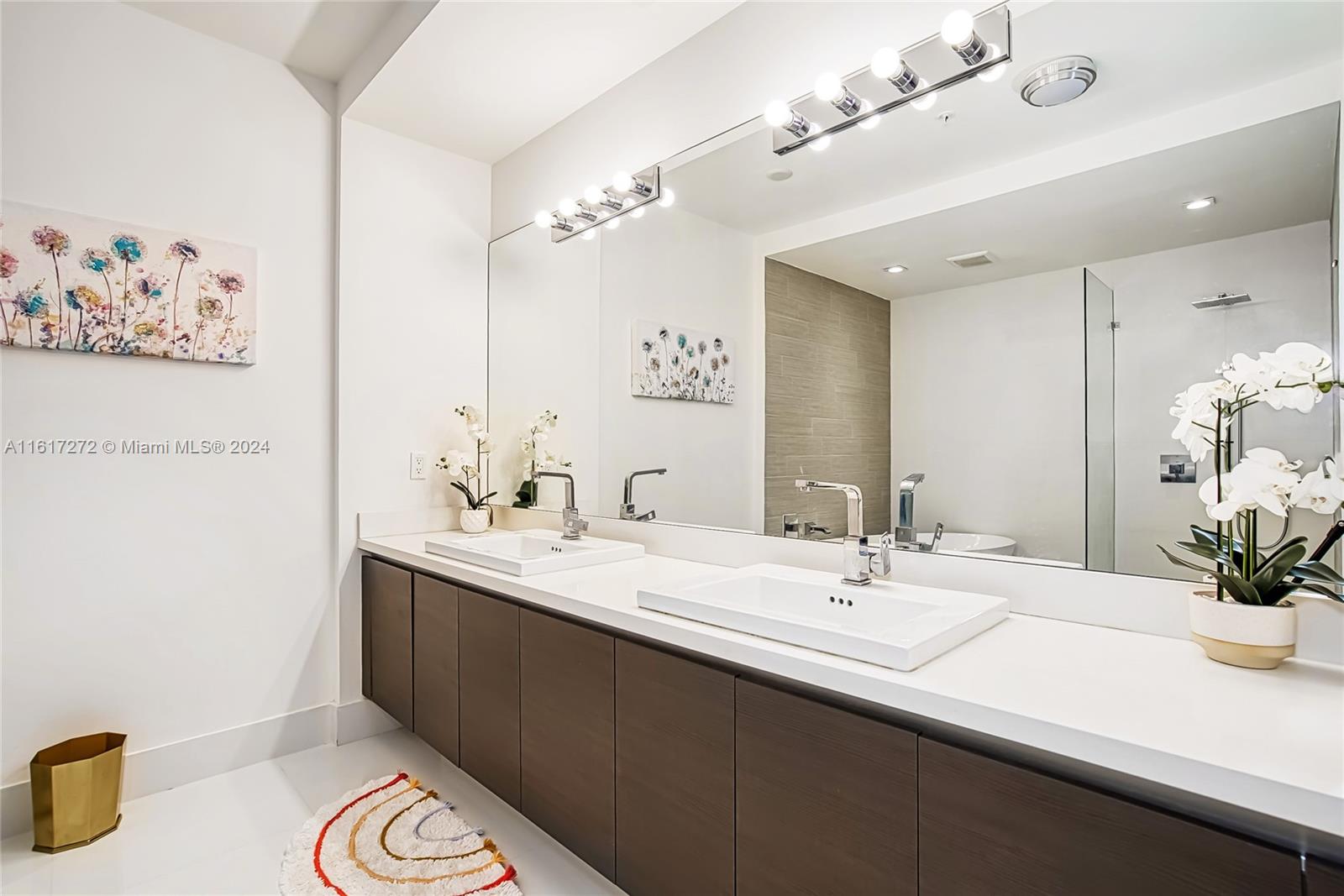 PARQUE TOWERS CONDO - Residential Lease
