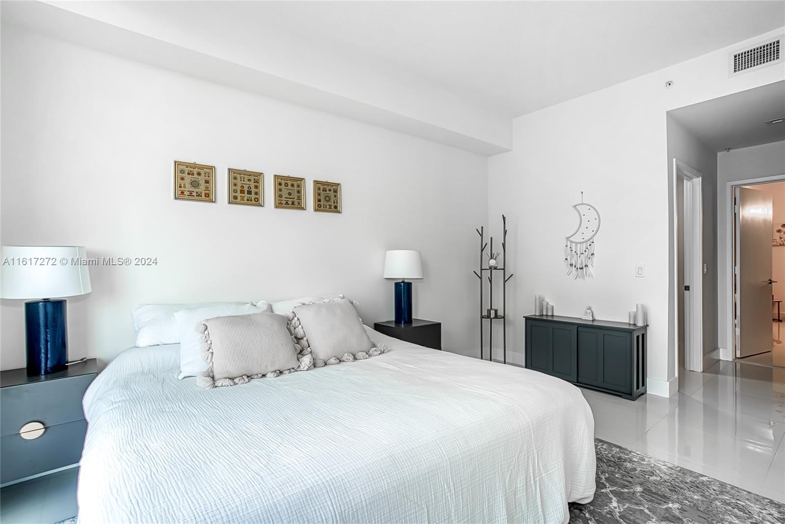 PARQUE TOWERS CONDO - Residential Lease