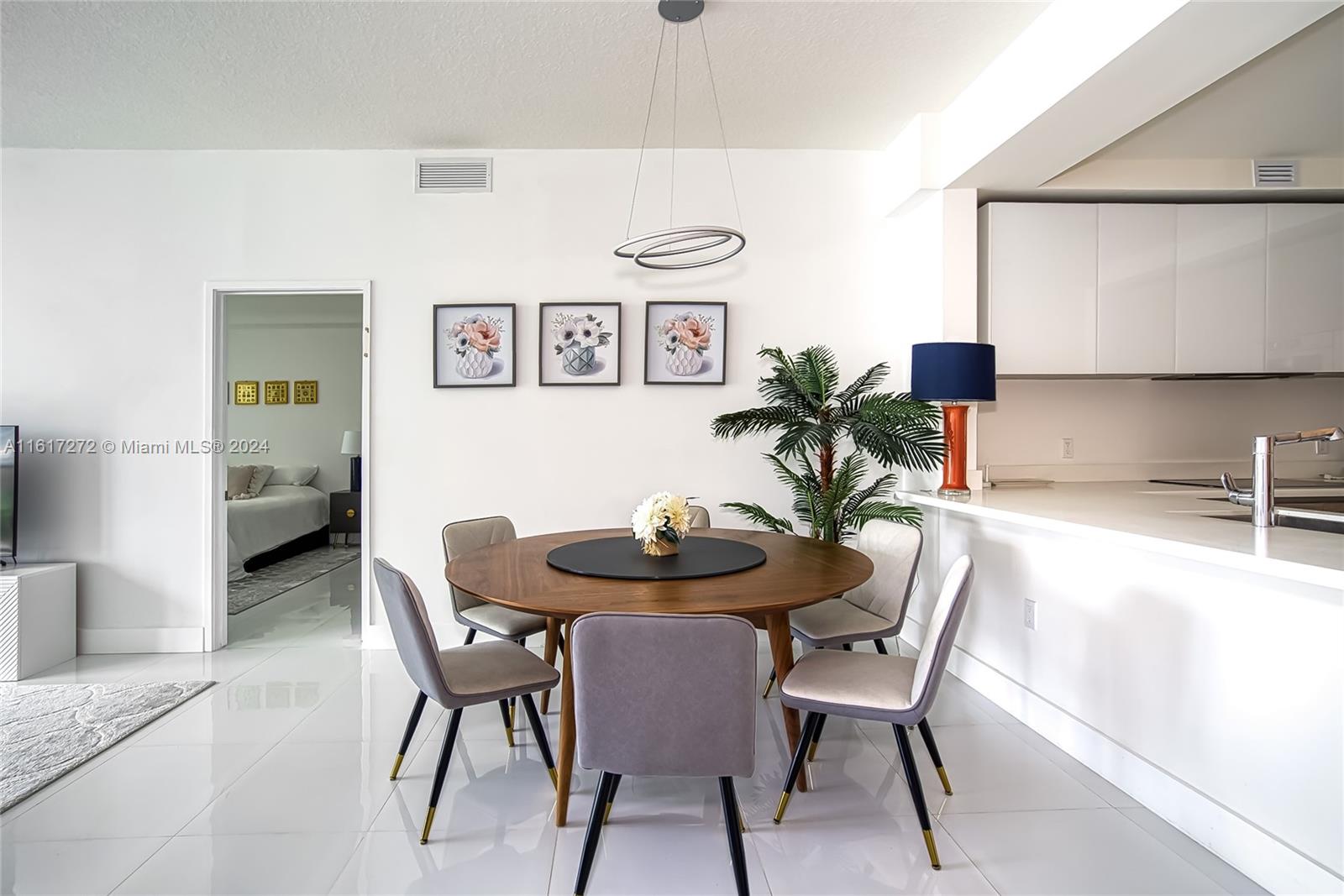 PARQUE TOWERS CONDO - Residential Lease
