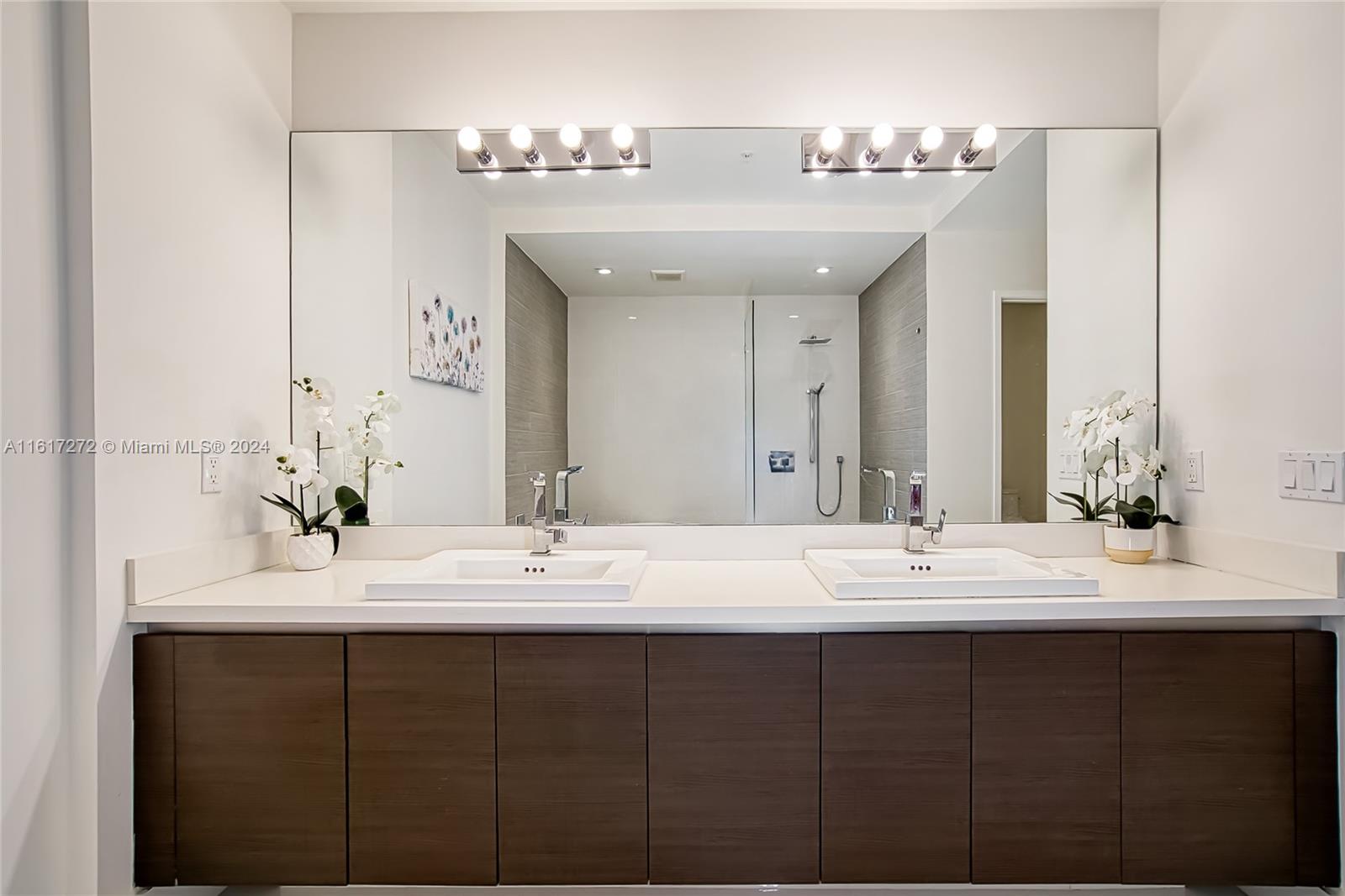 PARQUE TOWERS CONDO - Residential Lease