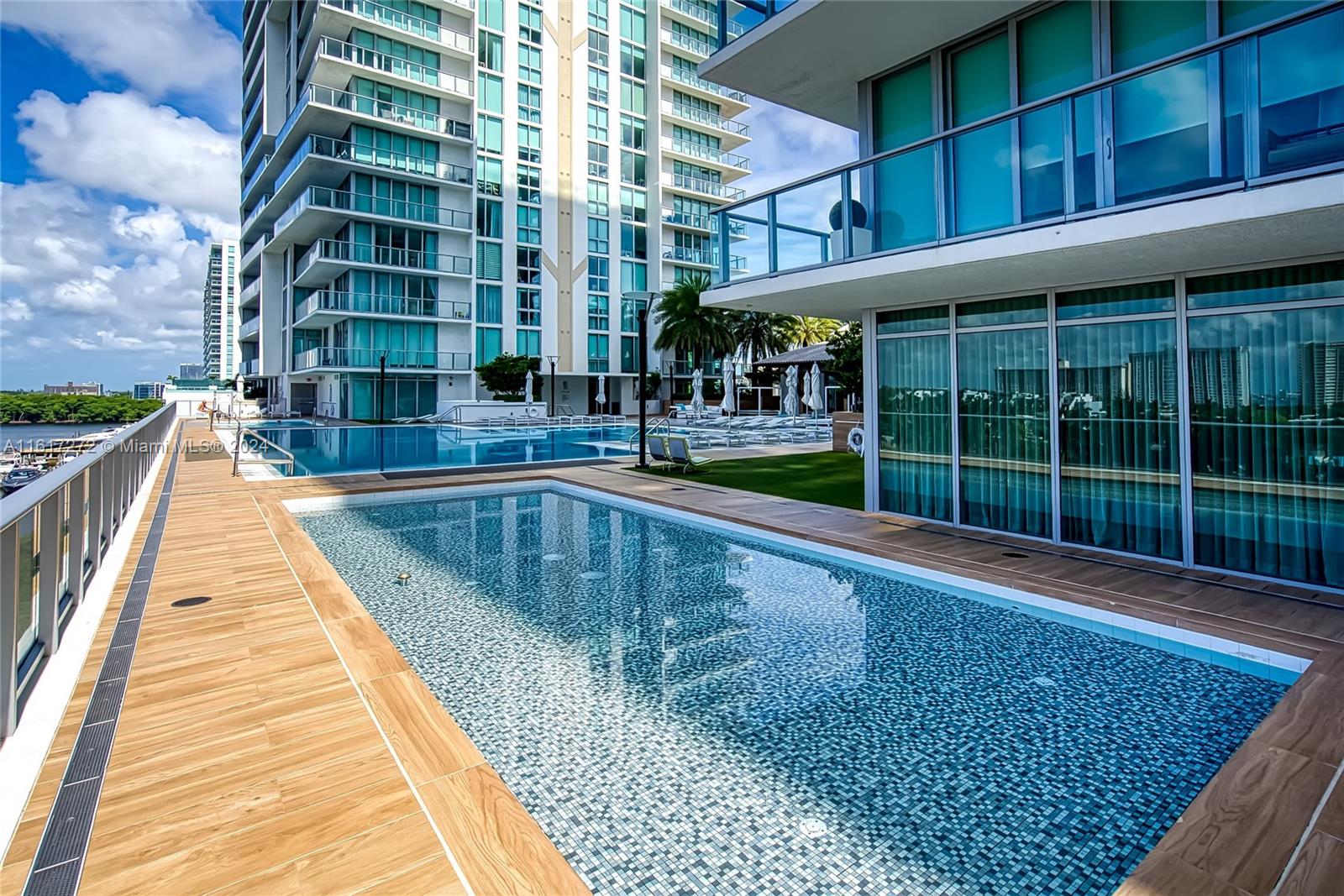 PARQUE TOWERS CONDO - Residential Lease