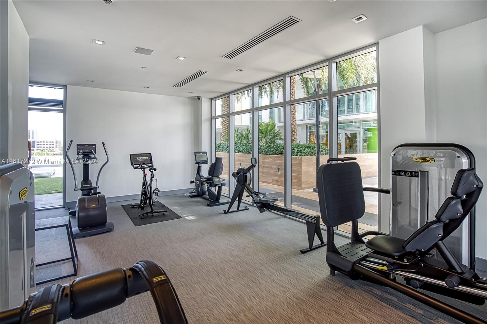 PARQUE TOWERS CONDO - Residential Lease