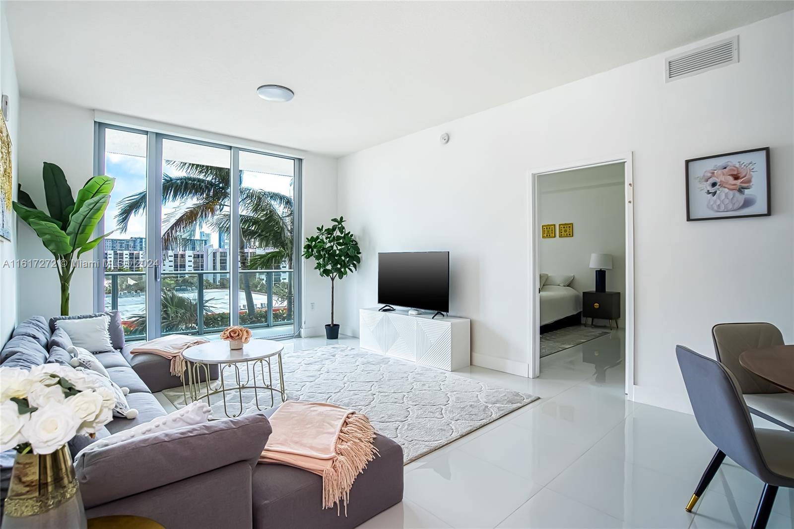 PARQUE TOWERS CONDO - Residential Lease