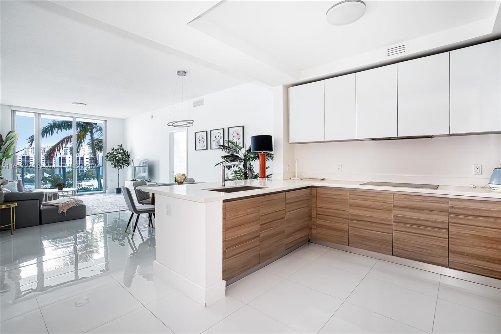 PARQUE TOWERS CONDO - Residential Lease