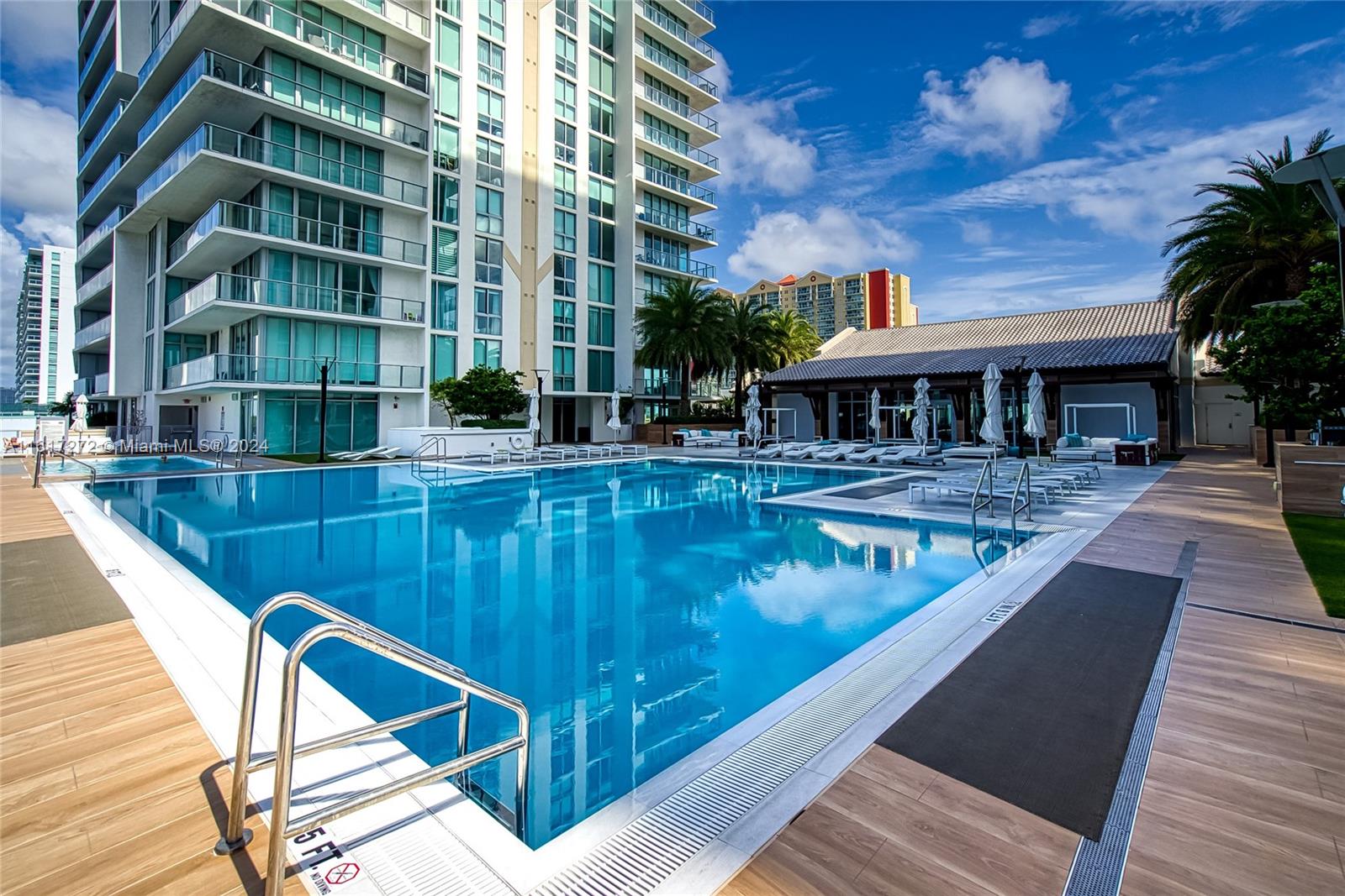 PARQUE TOWERS CONDO - Residential Lease