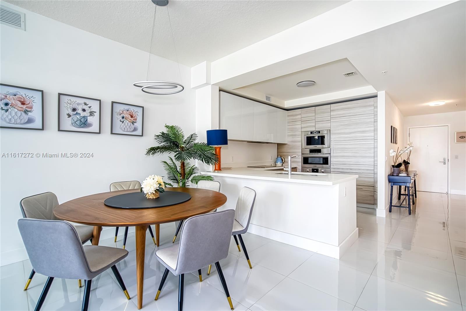 PARQUE TOWERS CONDO - Residential Lease