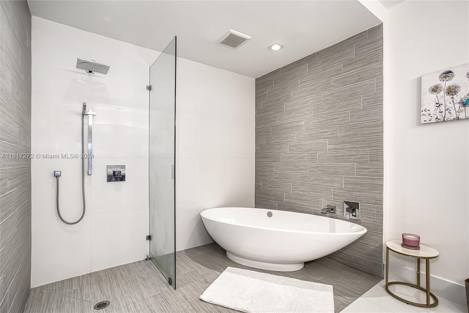 PARQUE TOWERS CONDO - Residential Lease