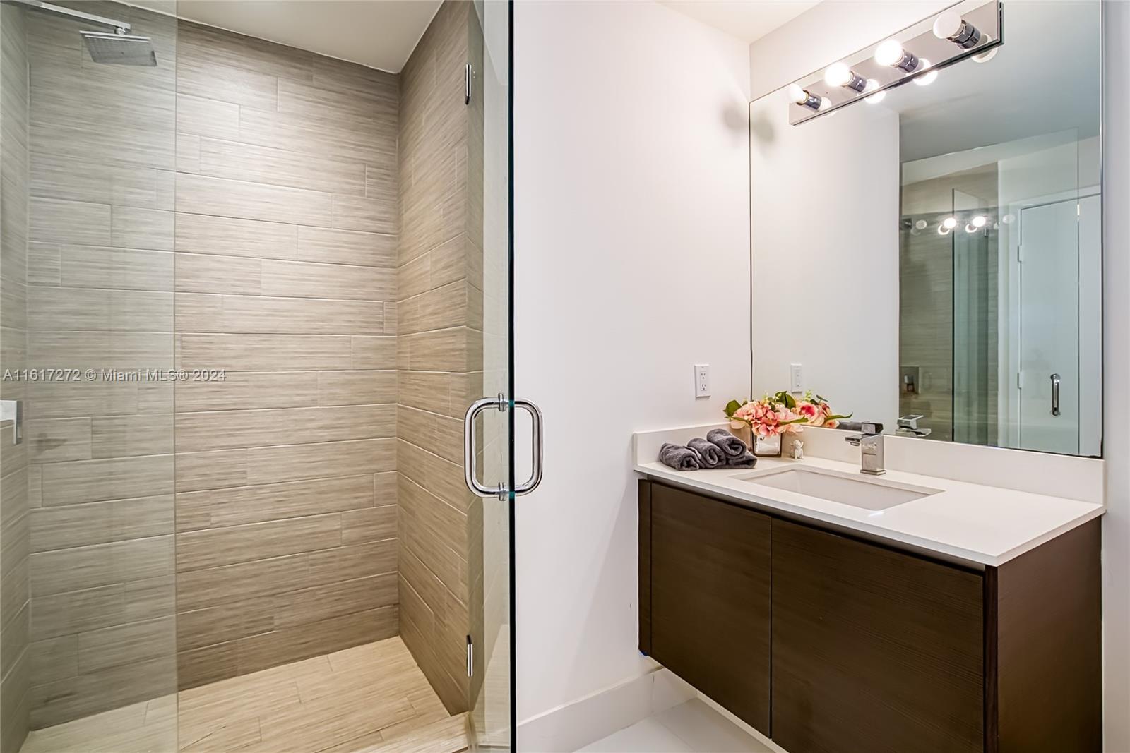 PARQUE TOWERS CONDO - Residential Lease