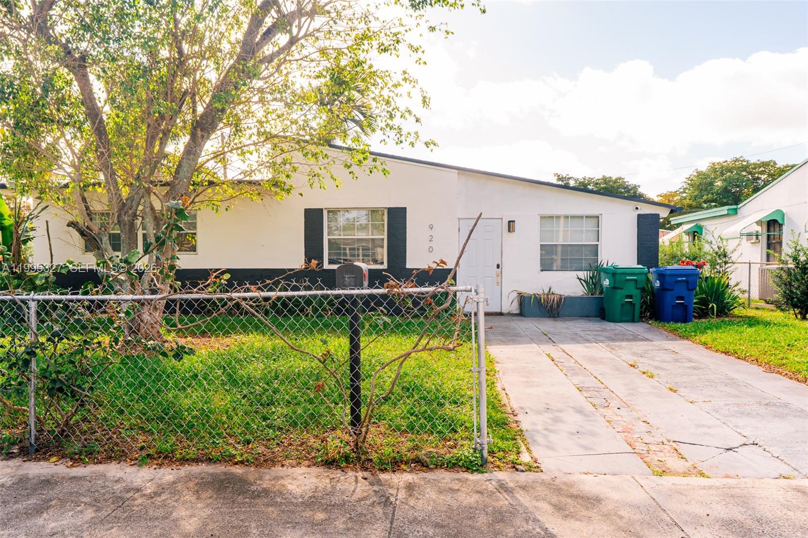 ARCOLA GARDENS - Residential