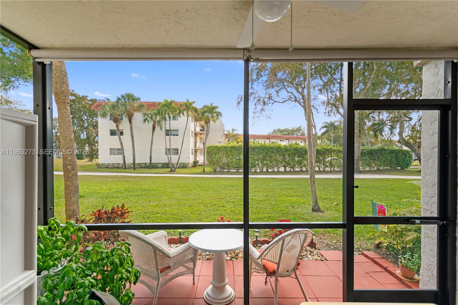 HOLLYBROOK GOLF AND - Residential