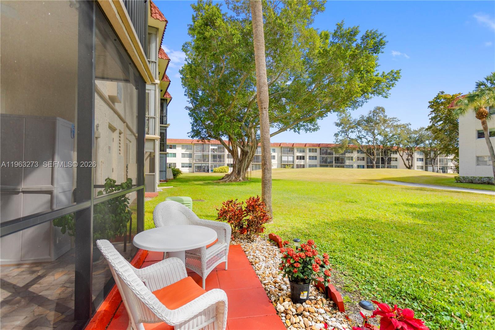 HOLLYBROOK GOLF AND - Residential
