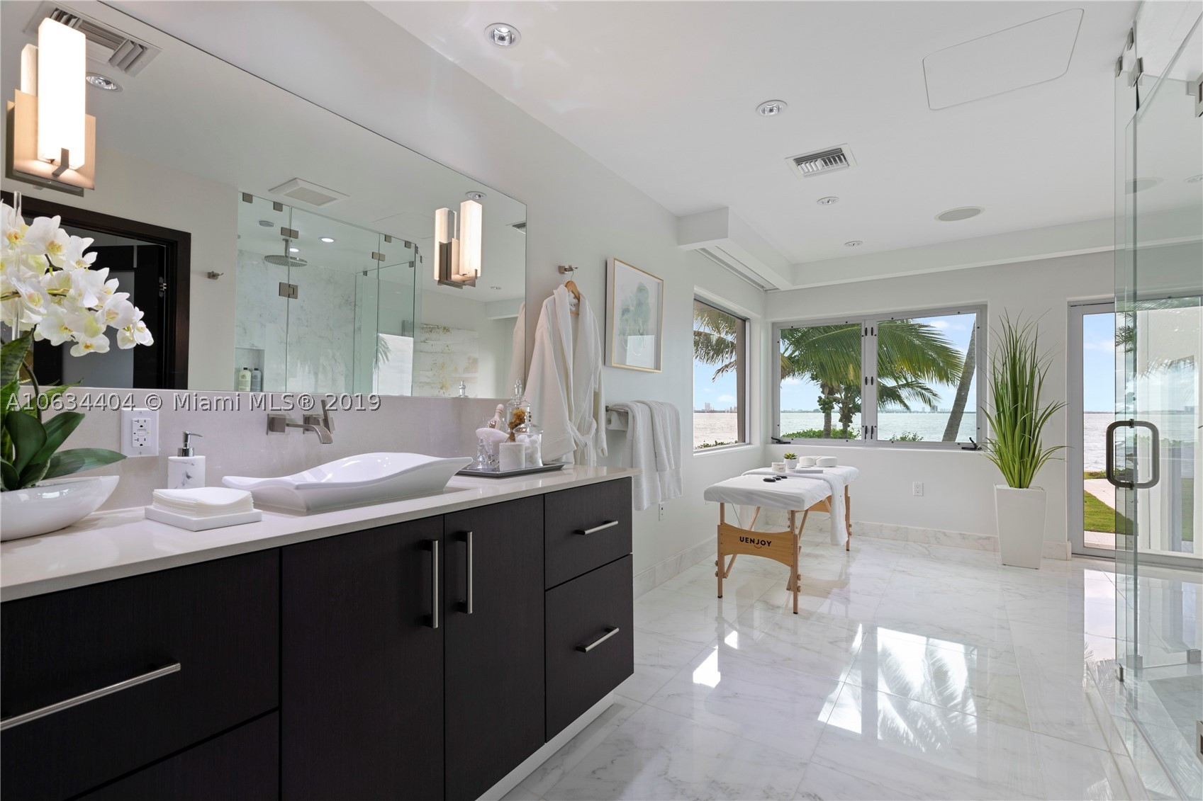 TREASURE ISLAND - Residential