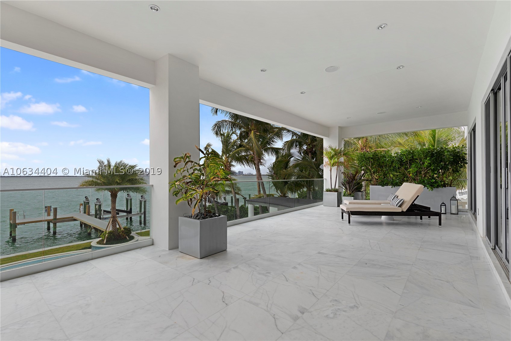 TREASURE ISLAND - Residential