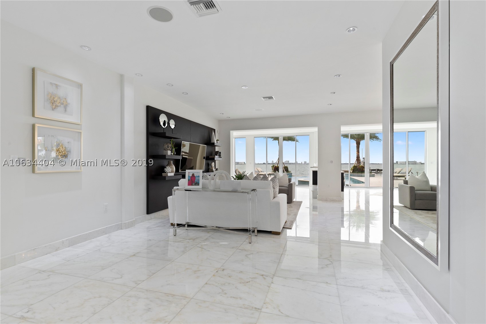 TREASURE ISLAND - Residential