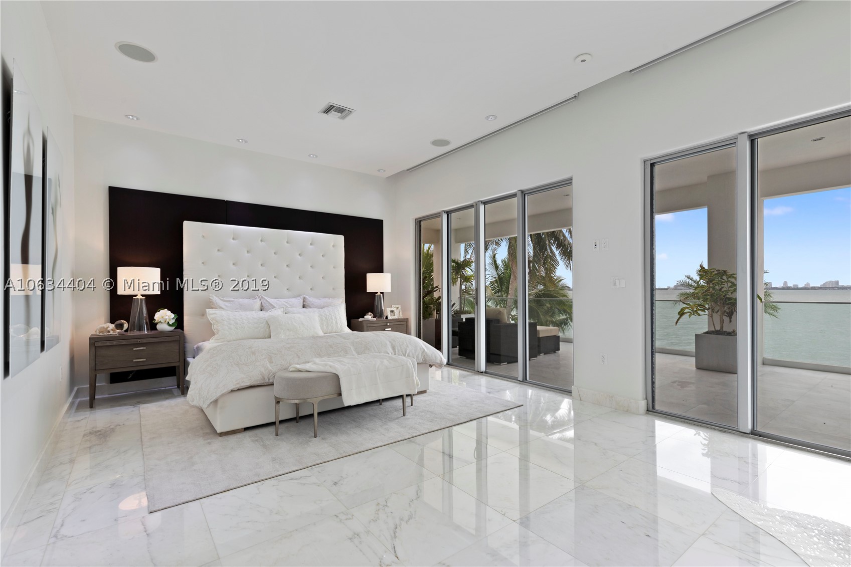 TREASURE ISLAND - Residential