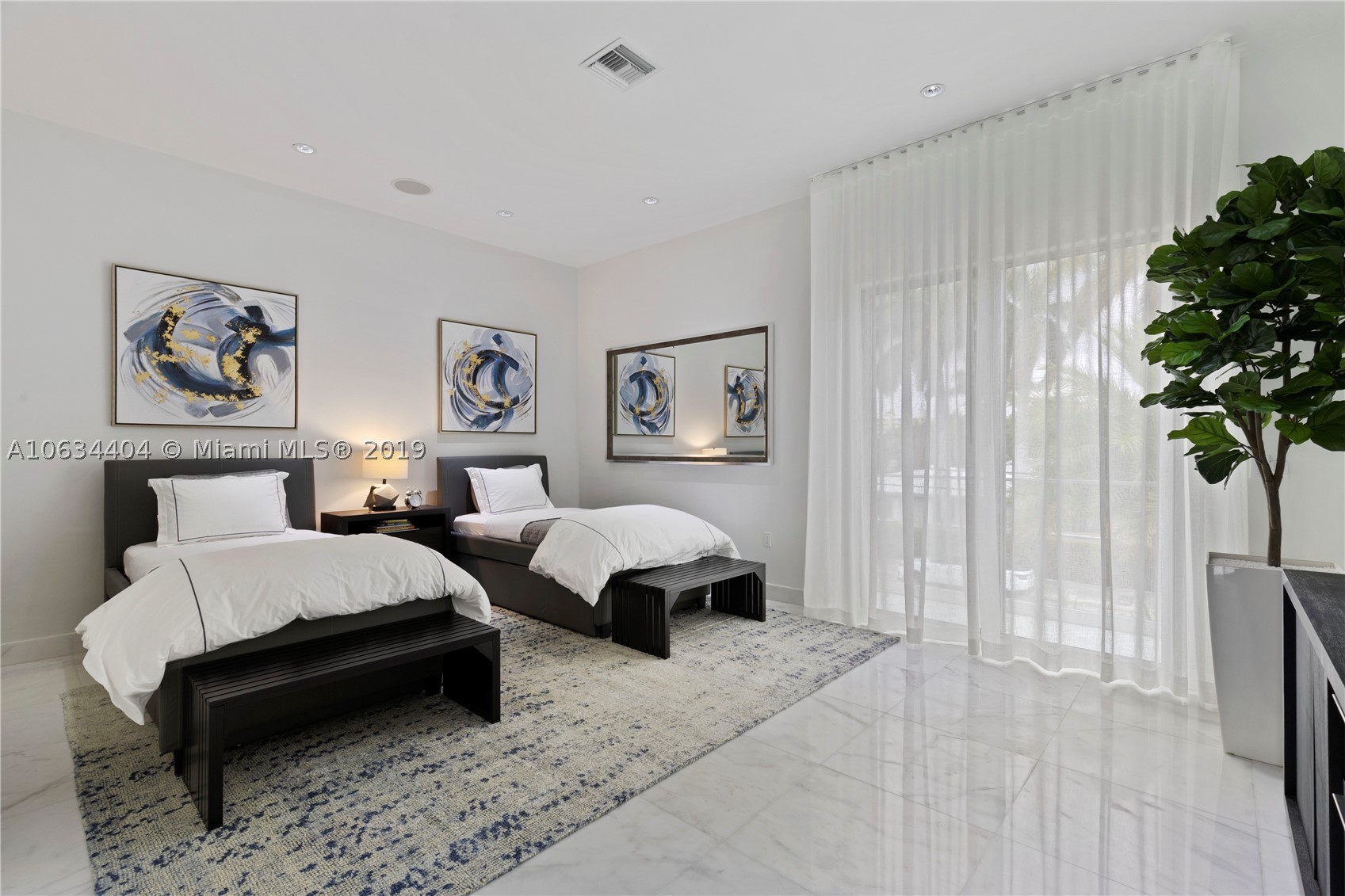 TREASURE ISLAND - Residential