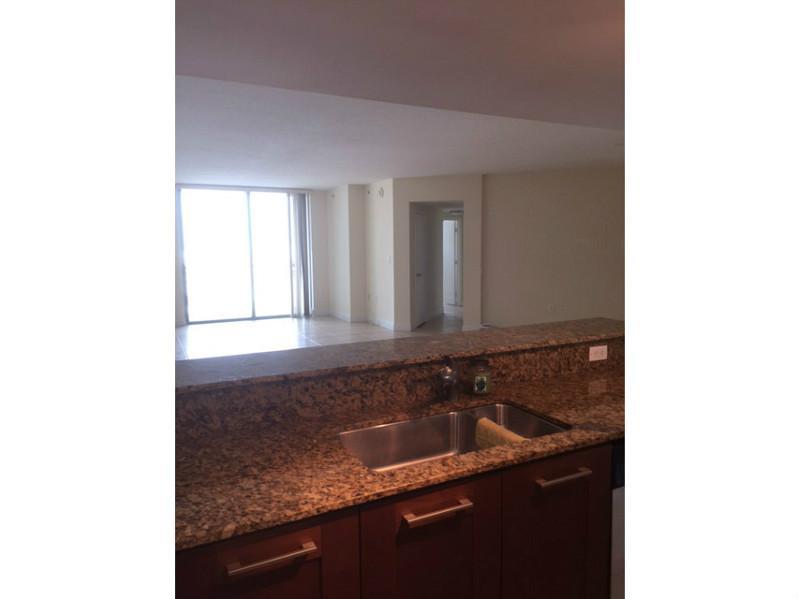 METROPOLIS II AT DADELAND - Residential Lease