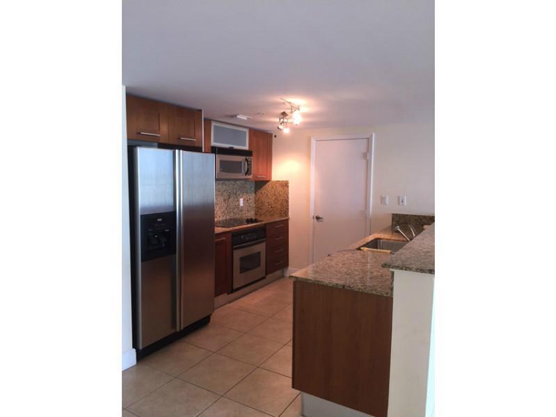 METROPOLIS II AT DADELAND - Residential Lease