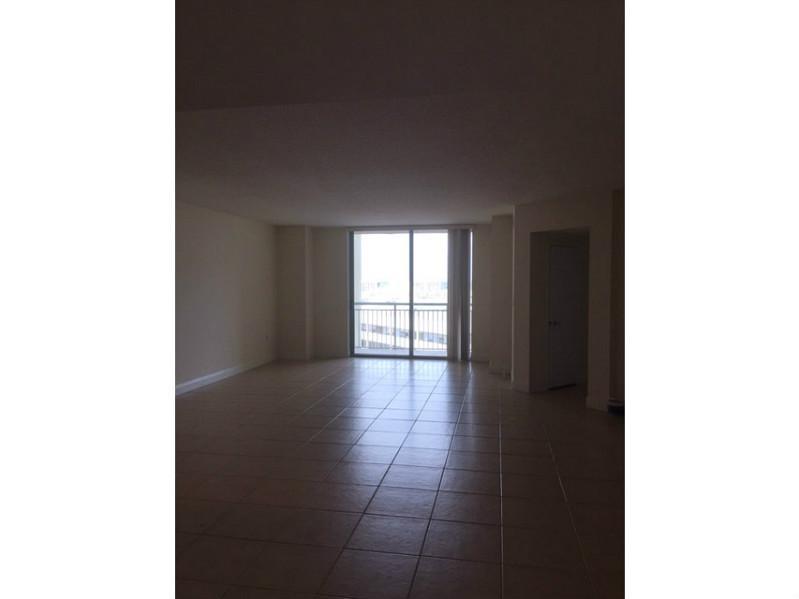 Large 2 bedroom 2 bath plus den in Metropolis building. Beautiful views of the Miami skyline. Unit features dark wood Italian cabinetry, granite, & stainless steel appliances. Tile floors throughout & full amenity building.