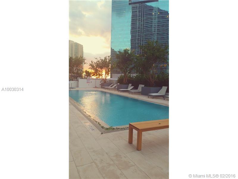With its skyscrapers and sophisticated cultural and entertainment scene, few places could rival Brickell. Sited, just steps away from the crystal-blue waters of Biscayne Bay. I present to you:Brickell House. Its electric and sleek design loaded with technology makes this building a true icon in Miami. International Business, government, education, world travel, entertainment, arts and culture all thrive here. Price to sell! Bottom Line Price!!!