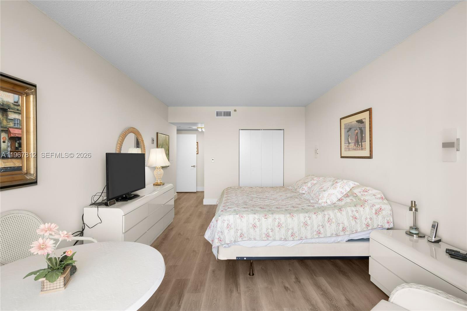 HAMPTONS WEST CONDO - Residential