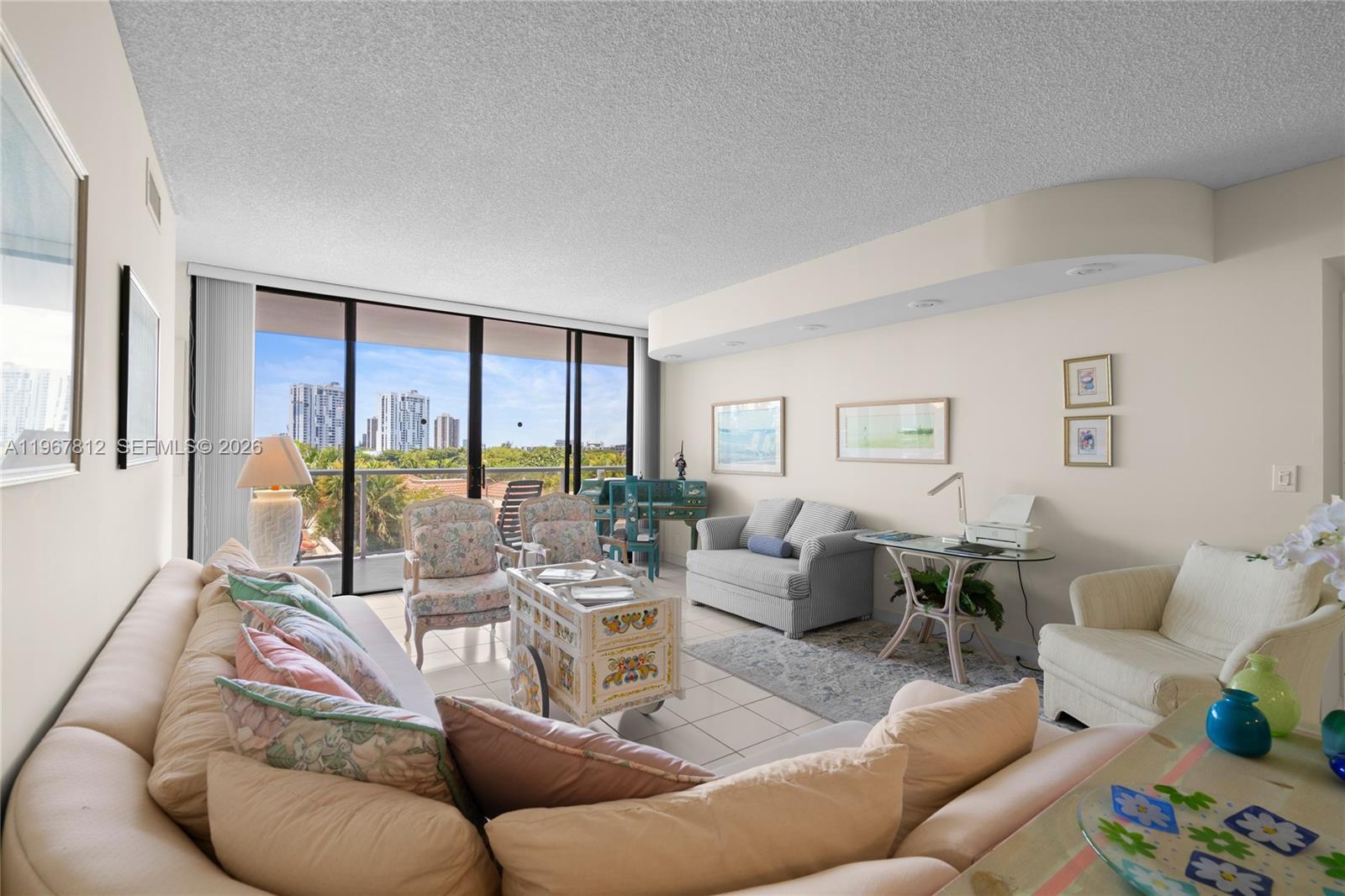 HAMPTONS WEST CONDO - Residential