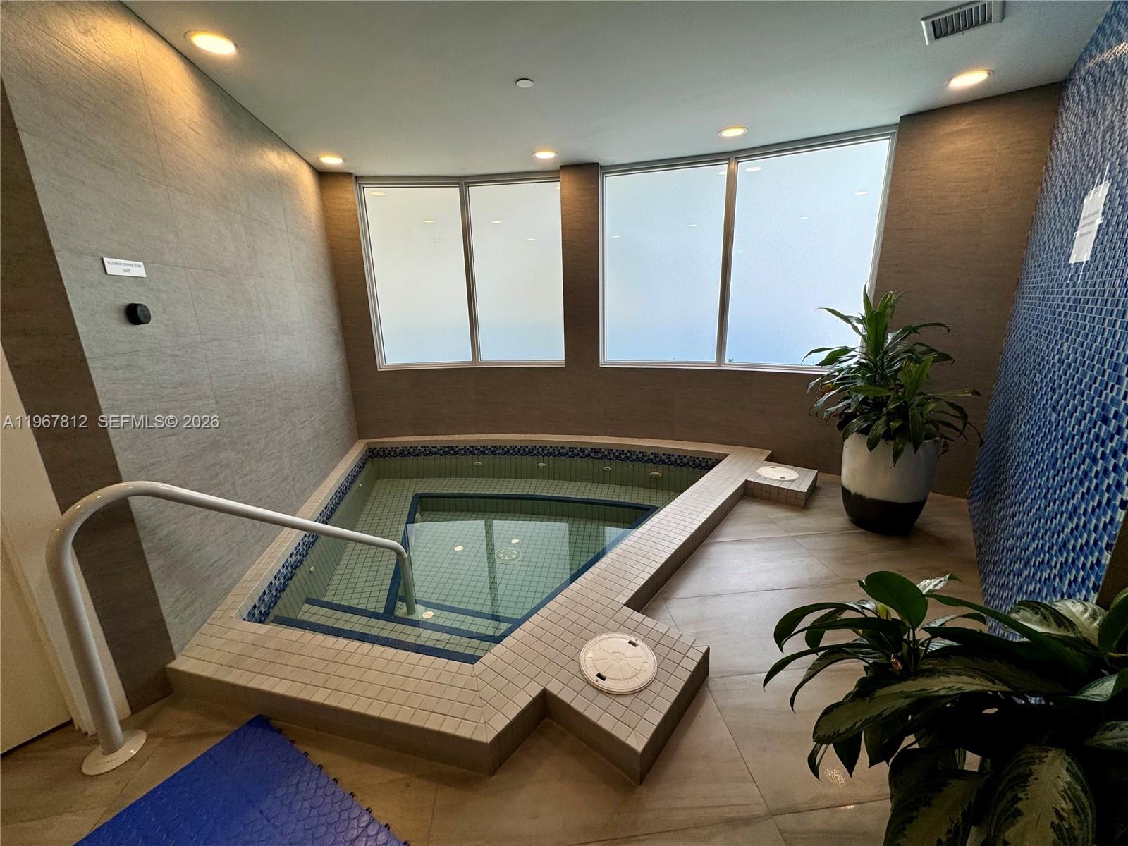 HAMPTONS WEST CONDO - Residential