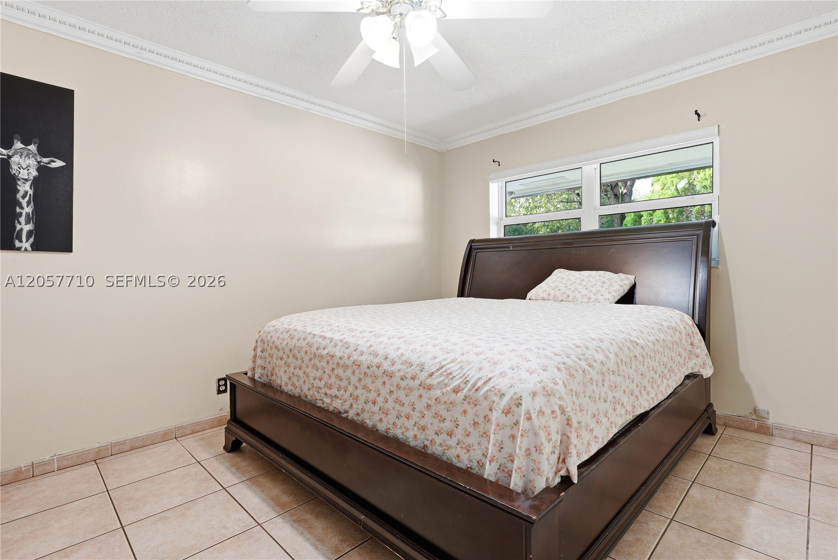 HOLLYWOOD HILLS - Residential