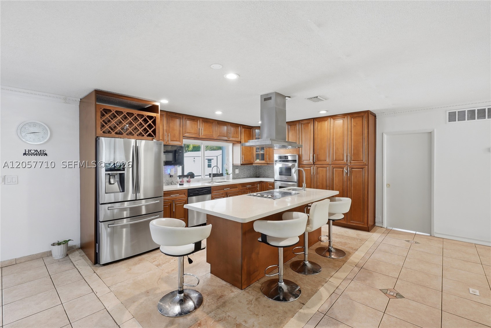 HOLLYWOOD HILLS - Residential