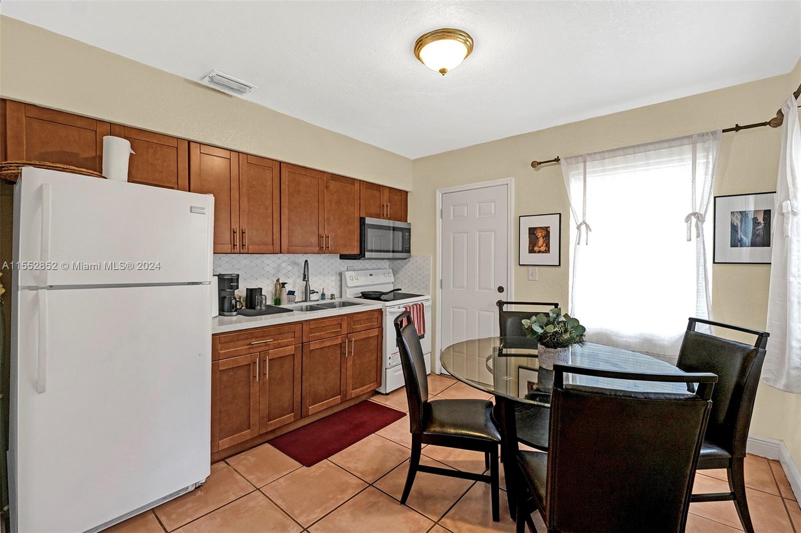 FLORAL PK 1ST AMD - Residential Income