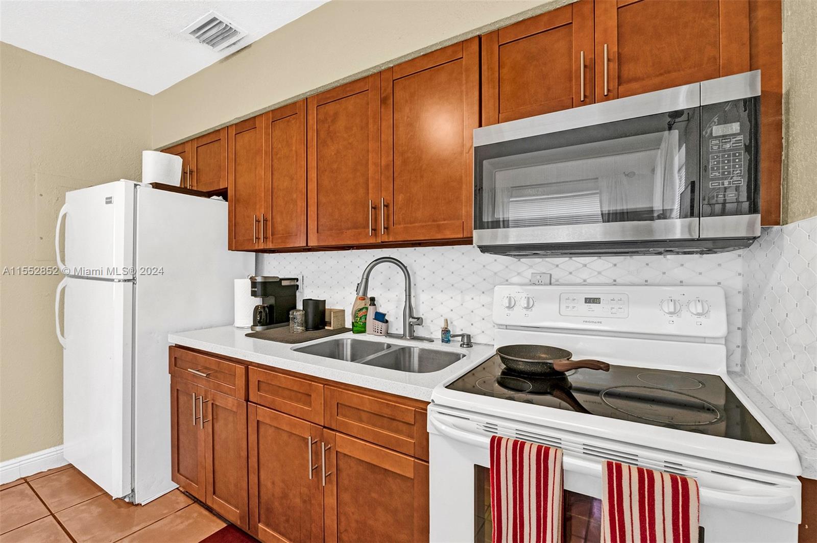 FLORAL PK 1ST AMD - Residential Income