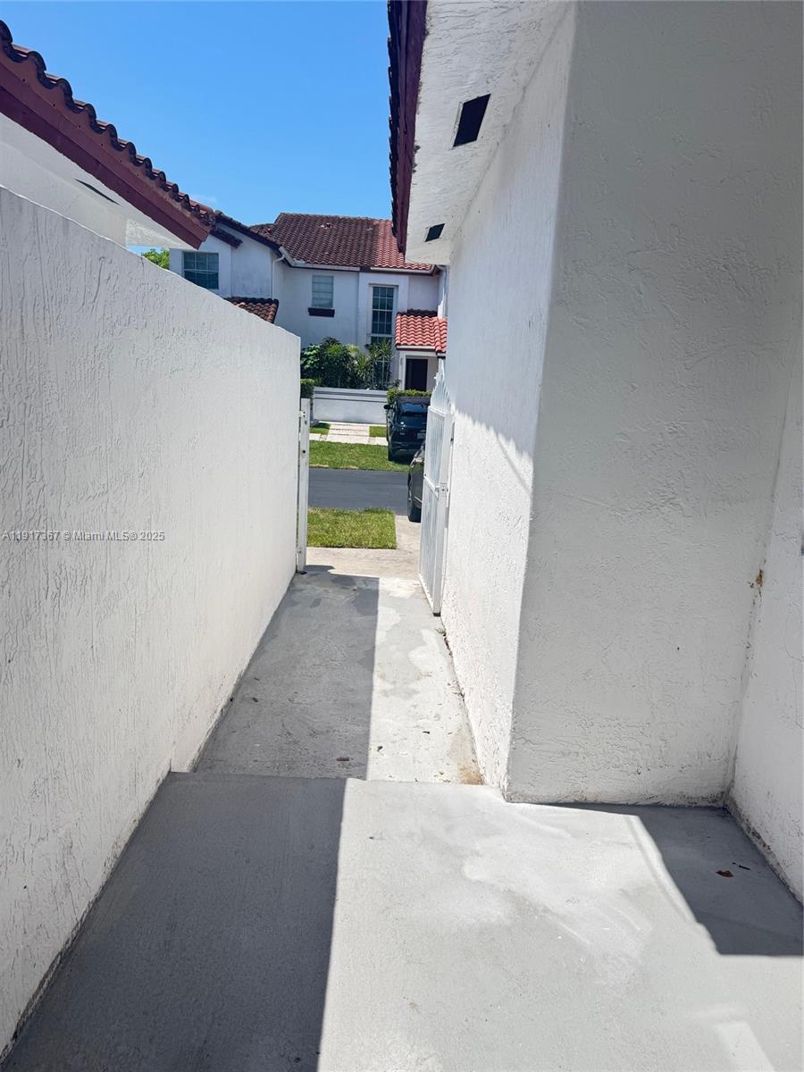 SAGA BAY TOWNHOMES - Residential