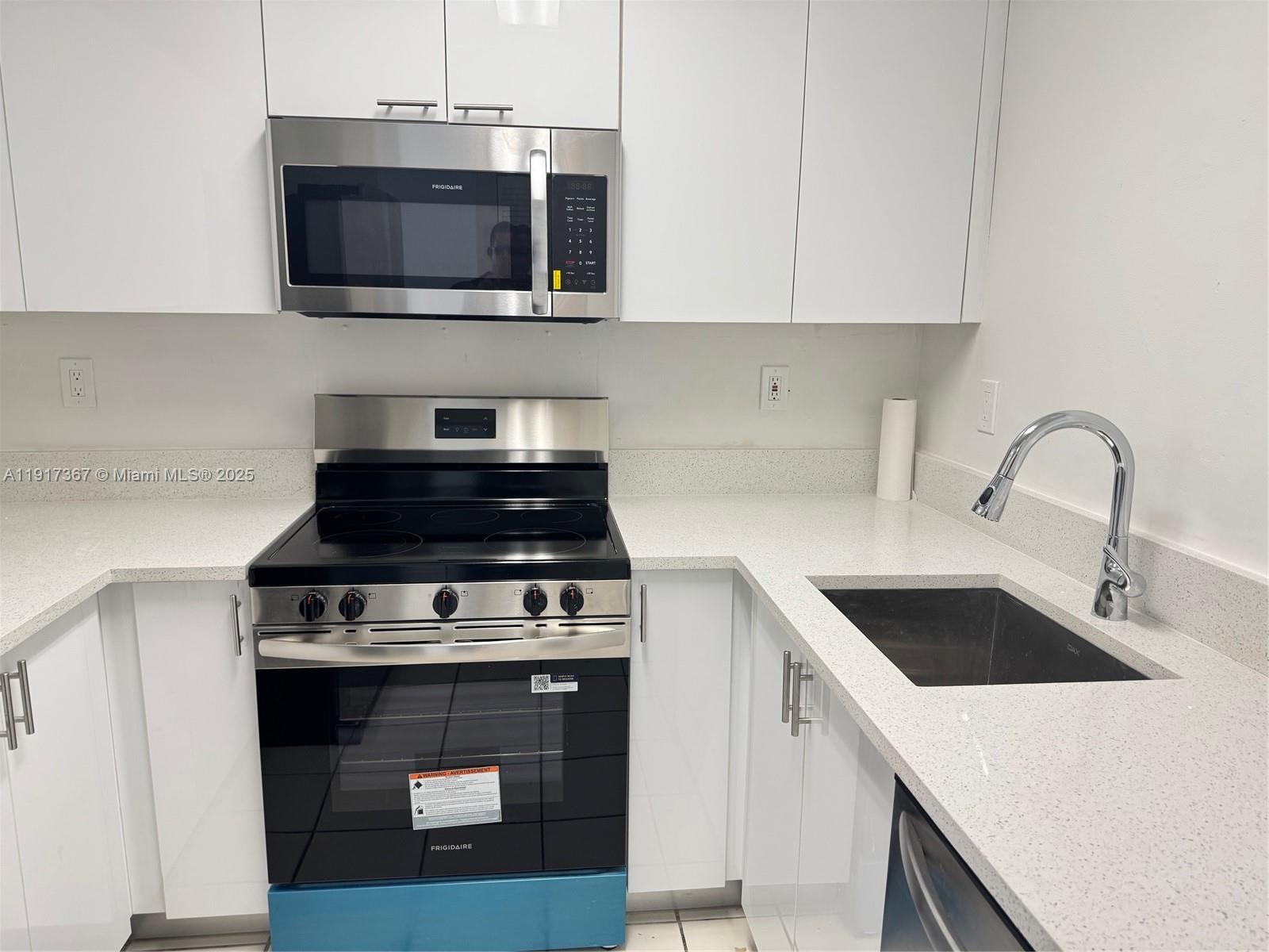 SAGA BAY TOWNHOMES - Residential