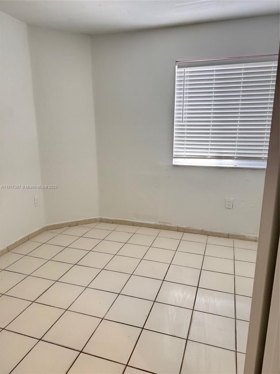 SAGA BAY TOWNHOMES - Residential