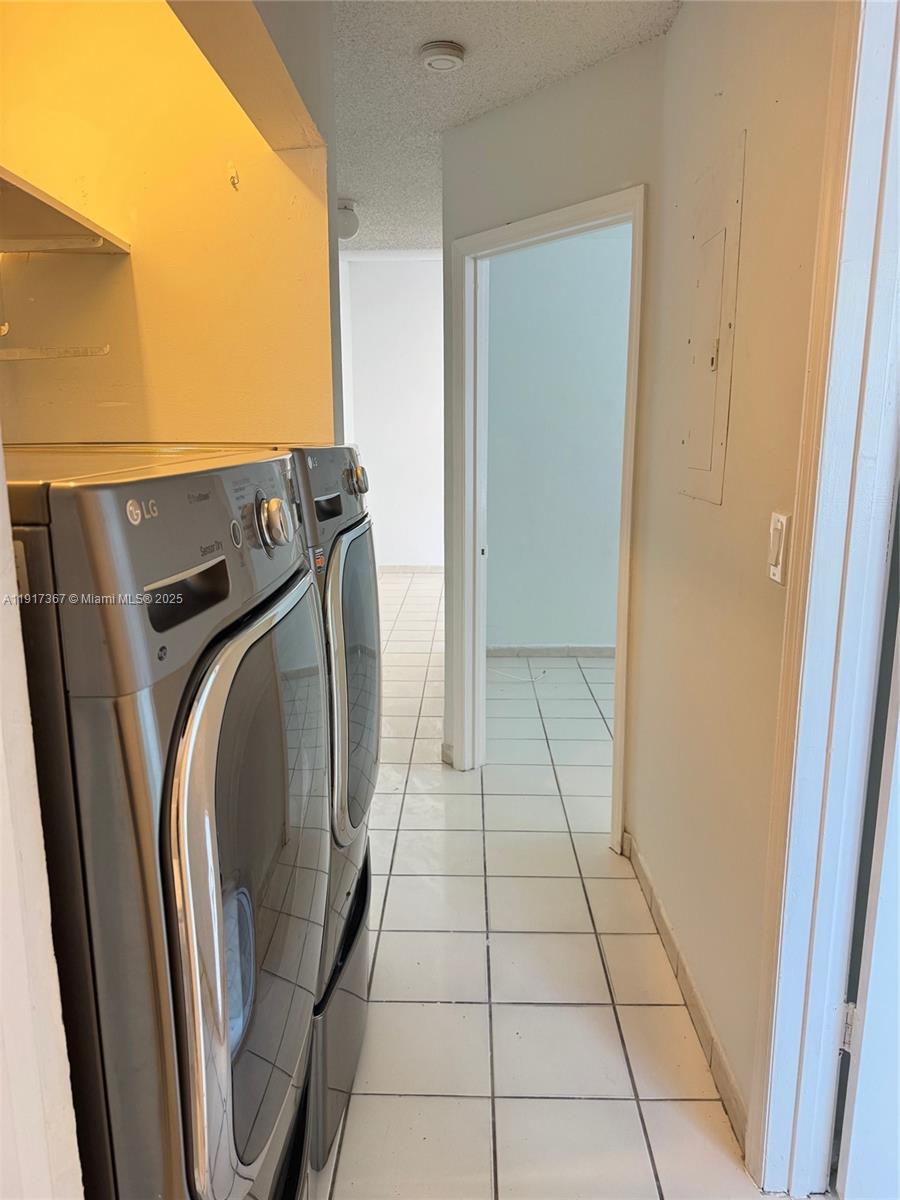 SAGA BAY TOWNHOMES - Residential