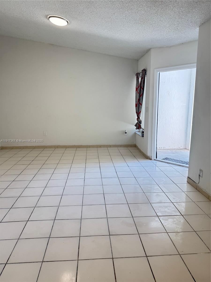 SAGA BAY TOWNHOMES - Residential