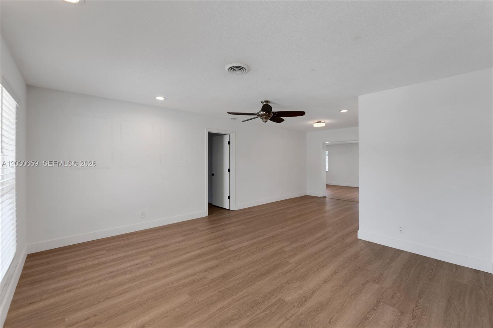IMPERIAL POINT 2 SEC - Residential Lease