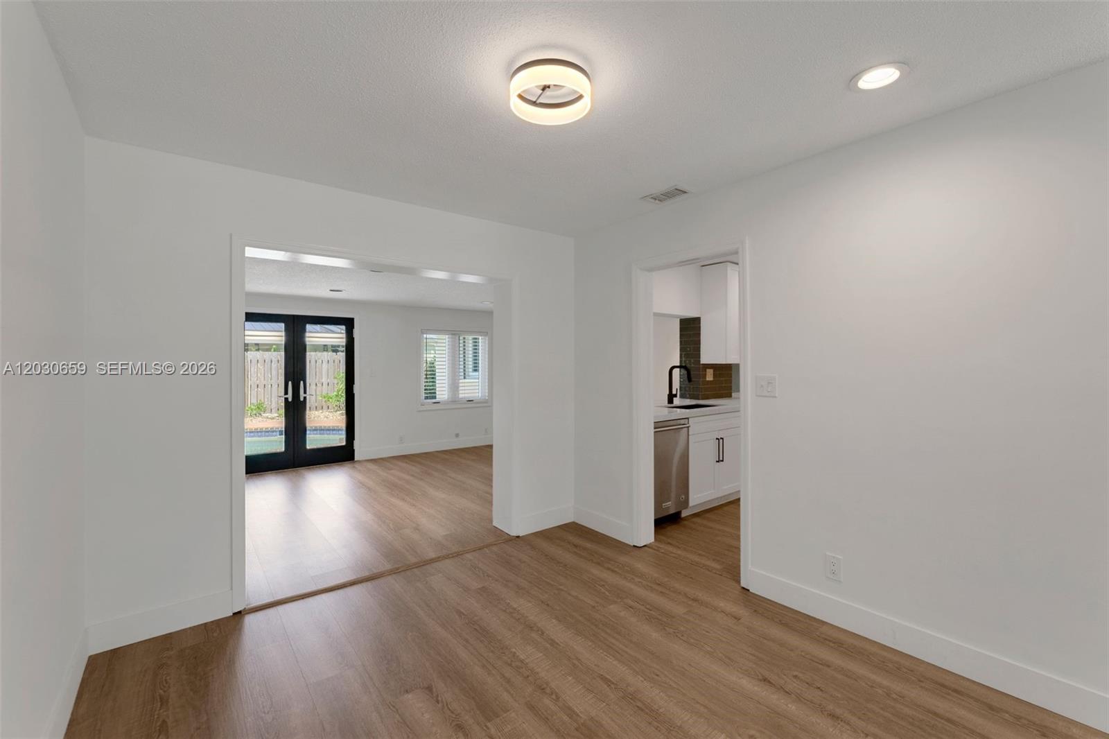 IMPERIAL POINT 2 SEC - Residential Lease
