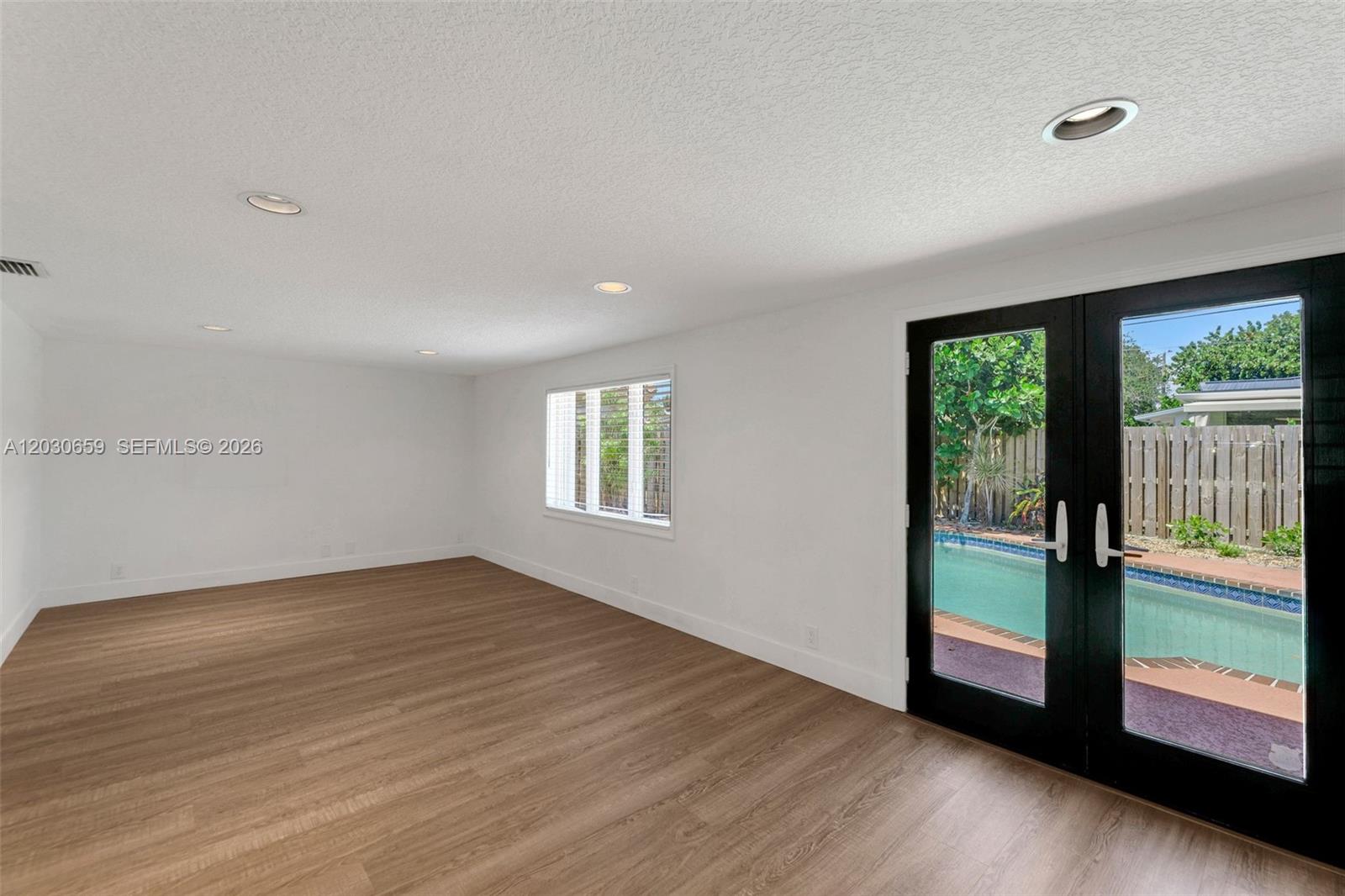 IMPERIAL POINT 2 SEC - Residential Lease