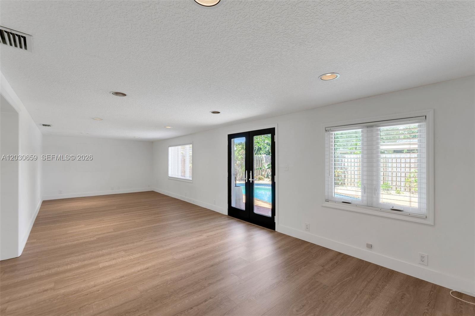 IMPERIAL POINT 2 SEC - Residential Lease