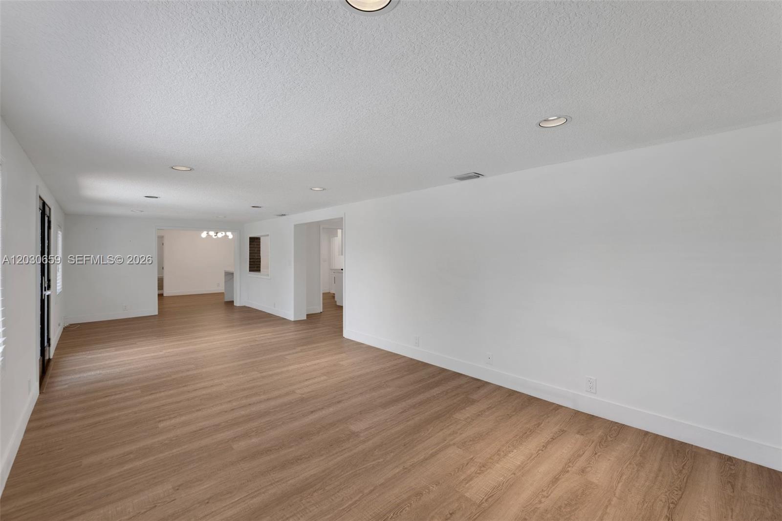 IMPERIAL POINT 2 SEC - Residential Lease
