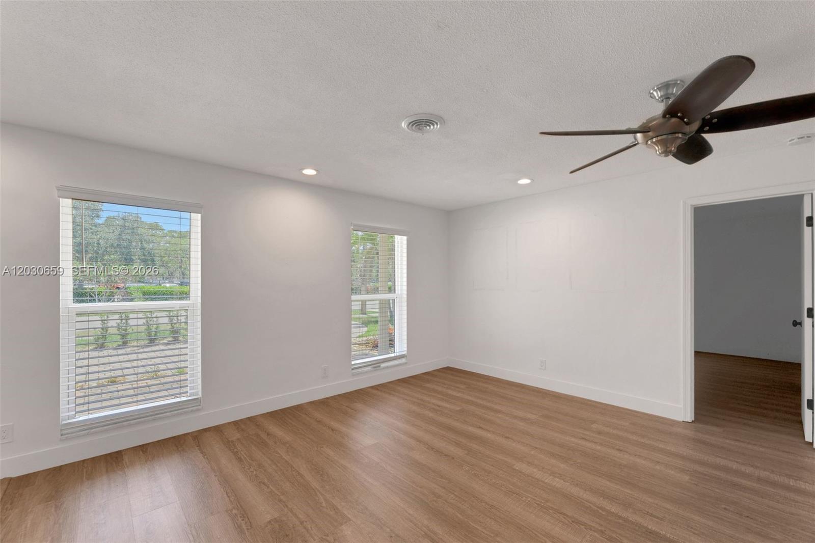 IMPERIAL POINT 2 SEC - Residential Lease