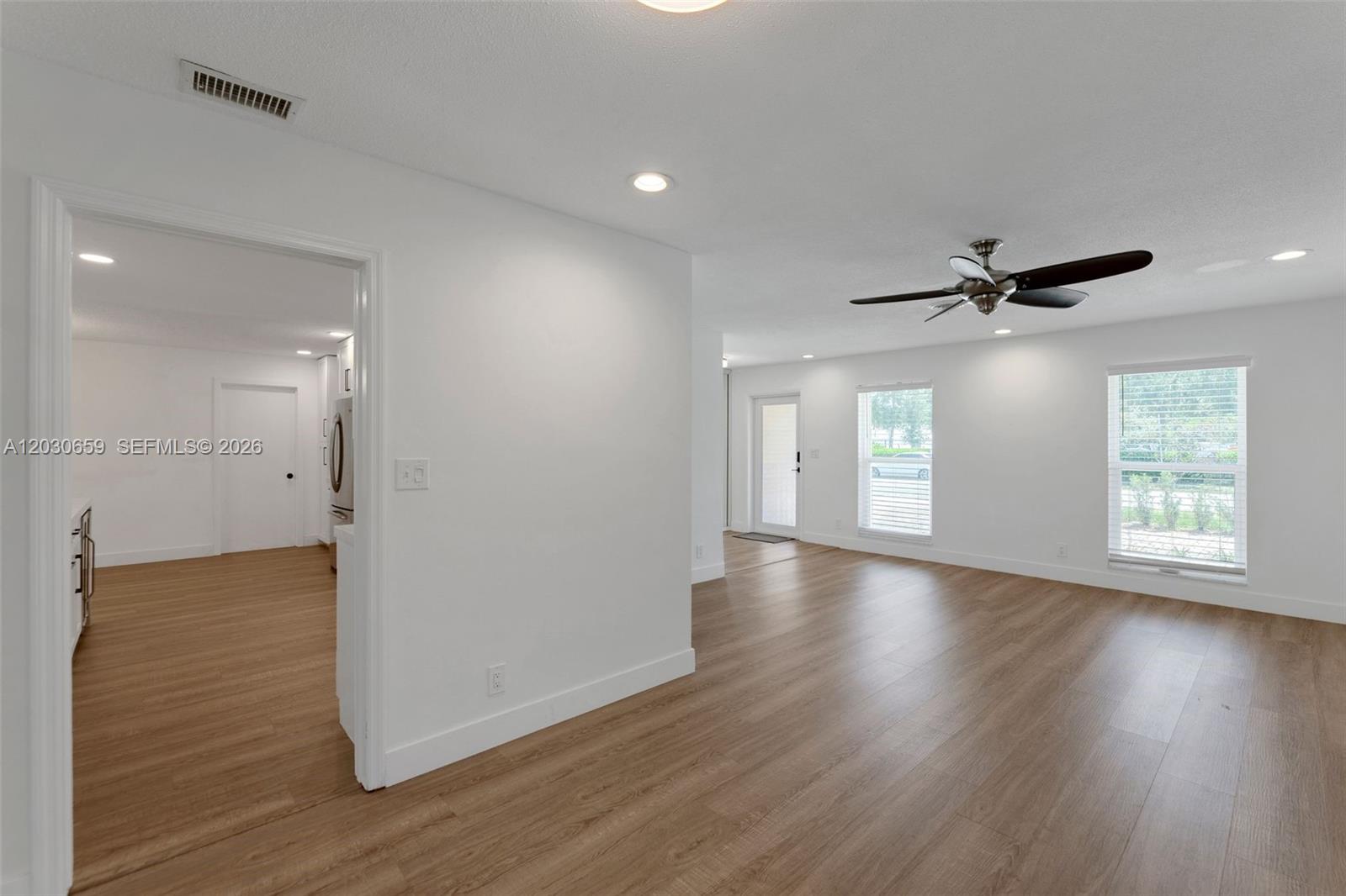 IMPERIAL POINT 2 SEC - Residential Lease