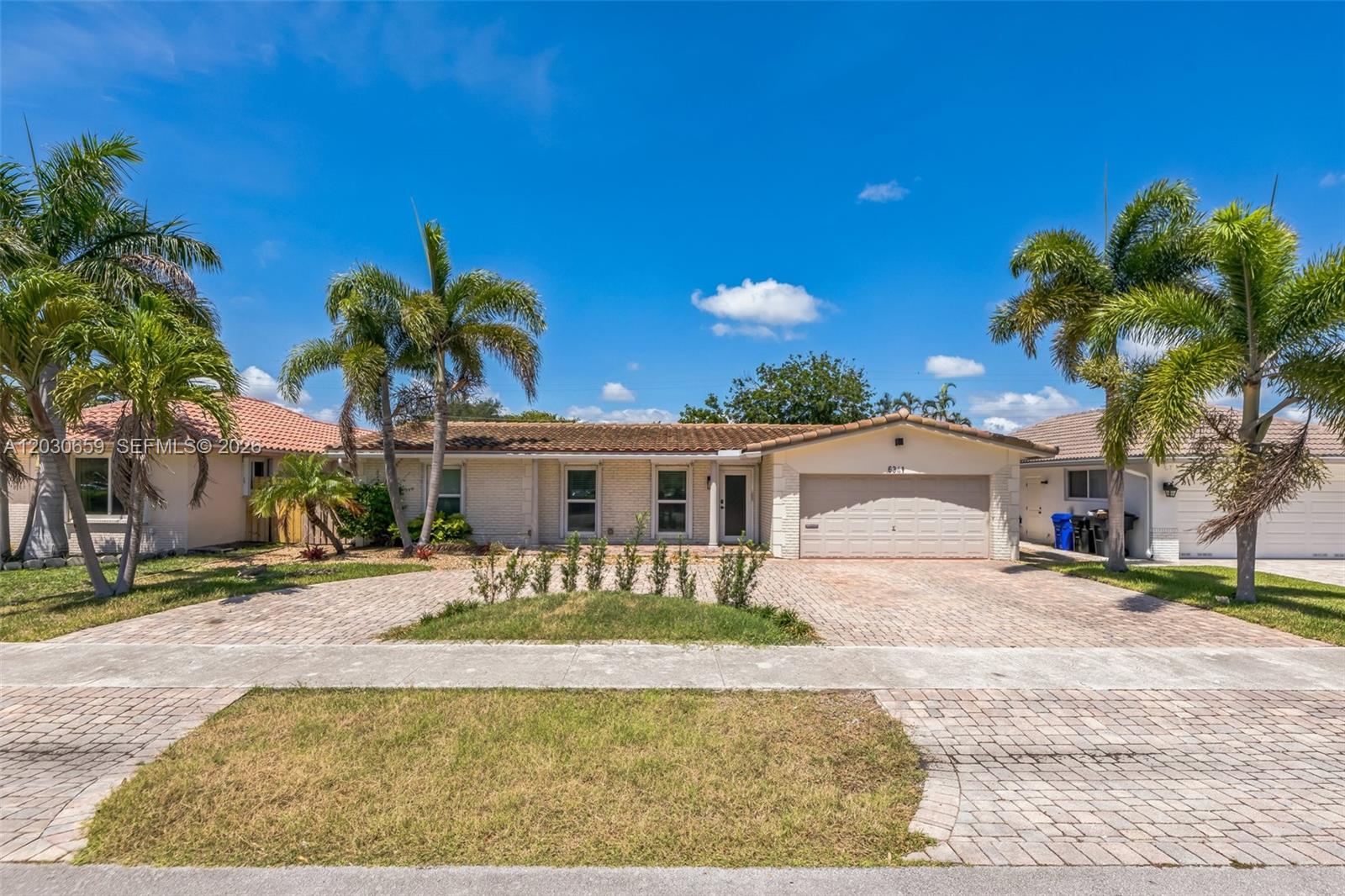 IMPERIAL POINT 2 SEC - Residential Lease