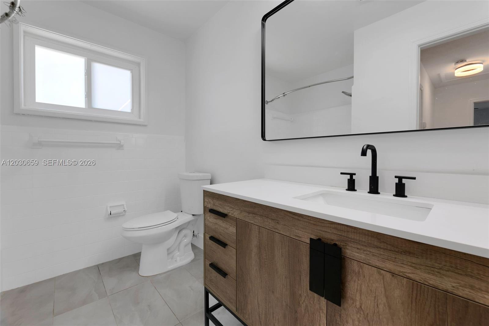 IMPERIAL POINT 2 SEC - Residential Lease