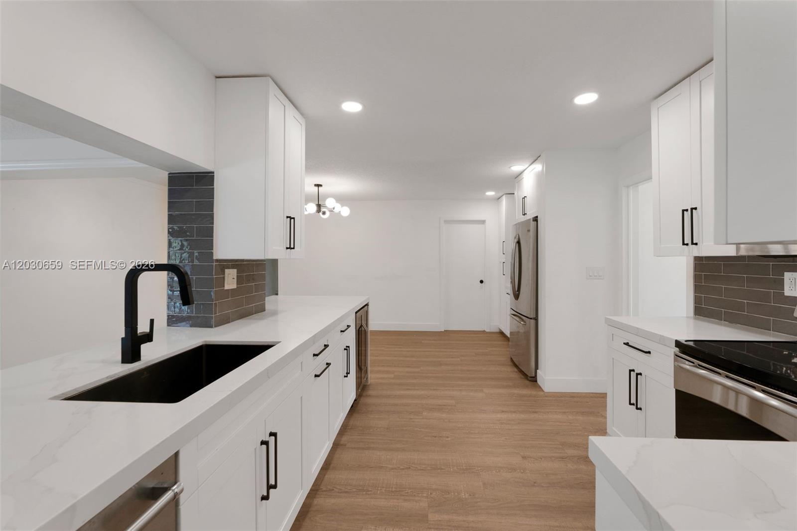 IMPERIAL POINT 2 SEC - Residential Lease