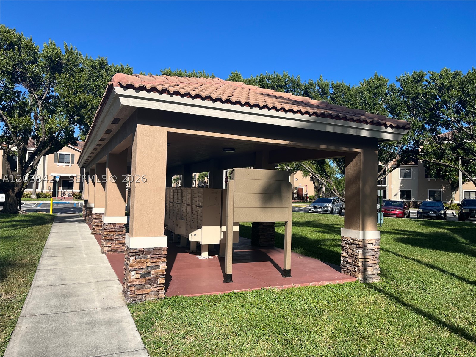 THE COURTS AT BAYSHORE I - Residential